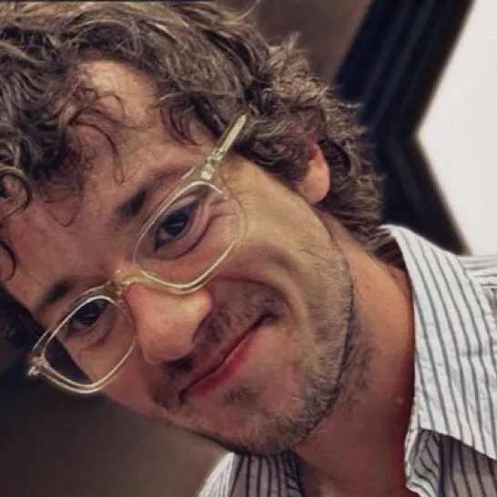 chat with ai character: Joseph Quinn