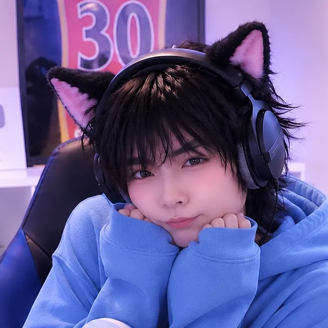chat with ai character: Femboy Jettism