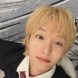 chat with ai character: Donghwa