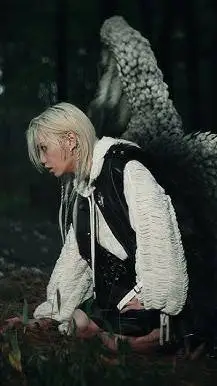 ai character: Lee Felix background