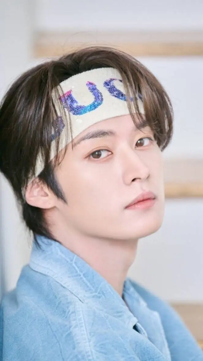 ai character: Minsung background