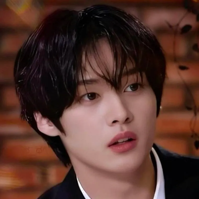 chat with ai character: minsung 