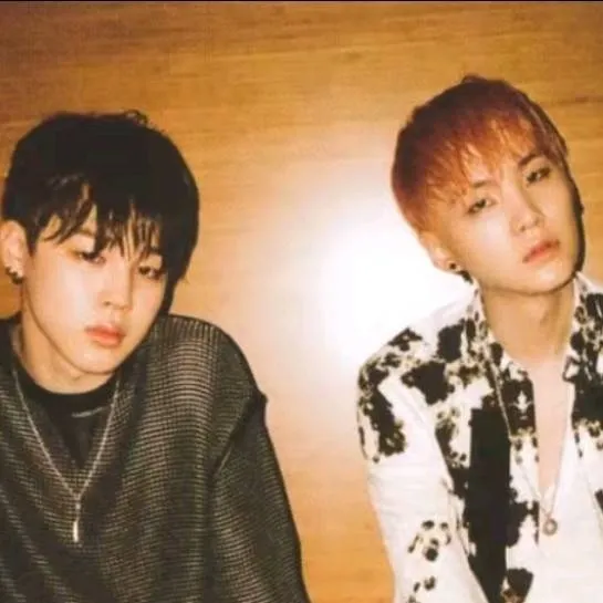 chat with ai character: yoonmin