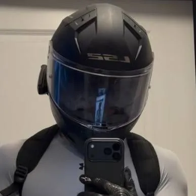 chat with ai character: Cyclegroover 