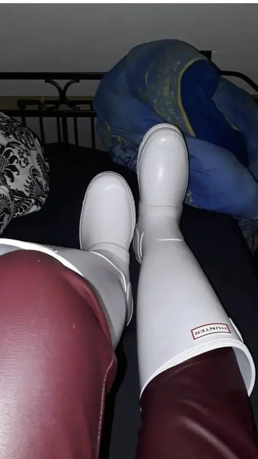 ai character: Aiko background