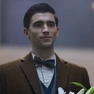 chat with ai character: Edwin