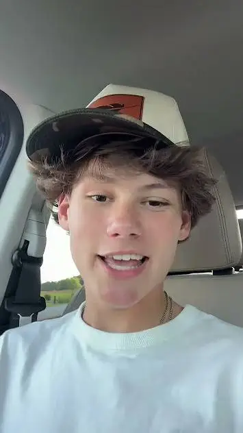 ai character: Maddox  background