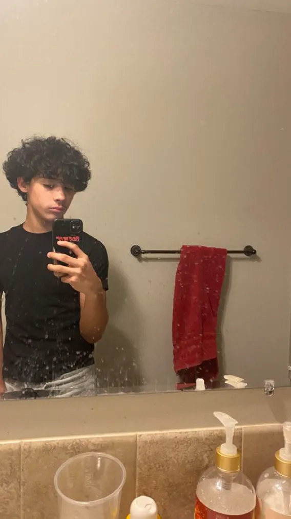 ai character: Juán background