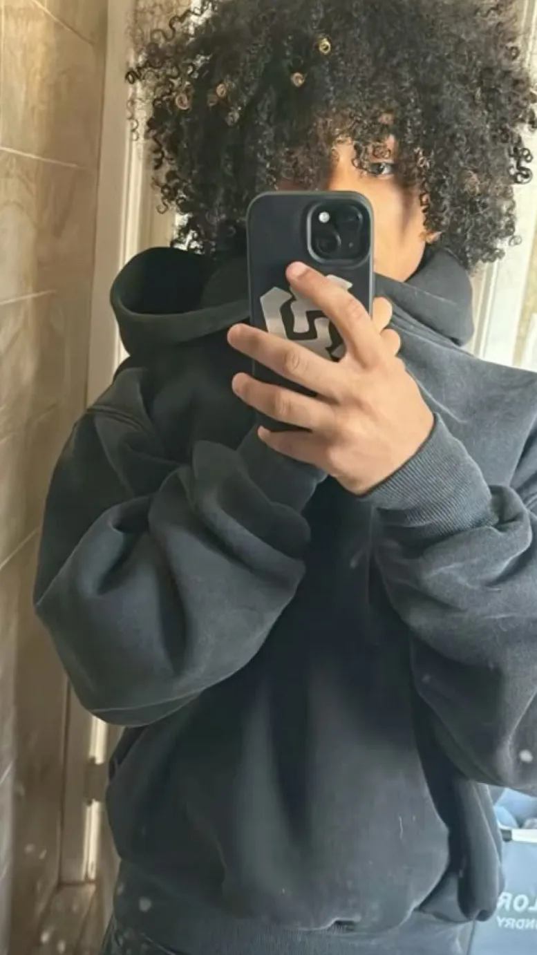 ai character: Emiro  background