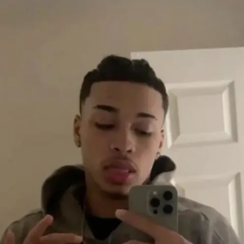 chat with ai character: Cody