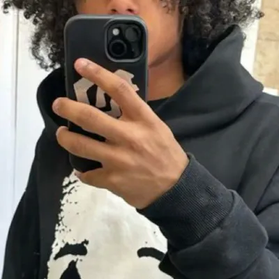 chat with ai character: Isaiah 