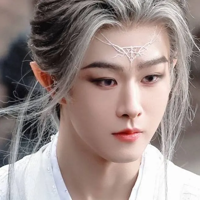 chat with ai character: Chi Wen