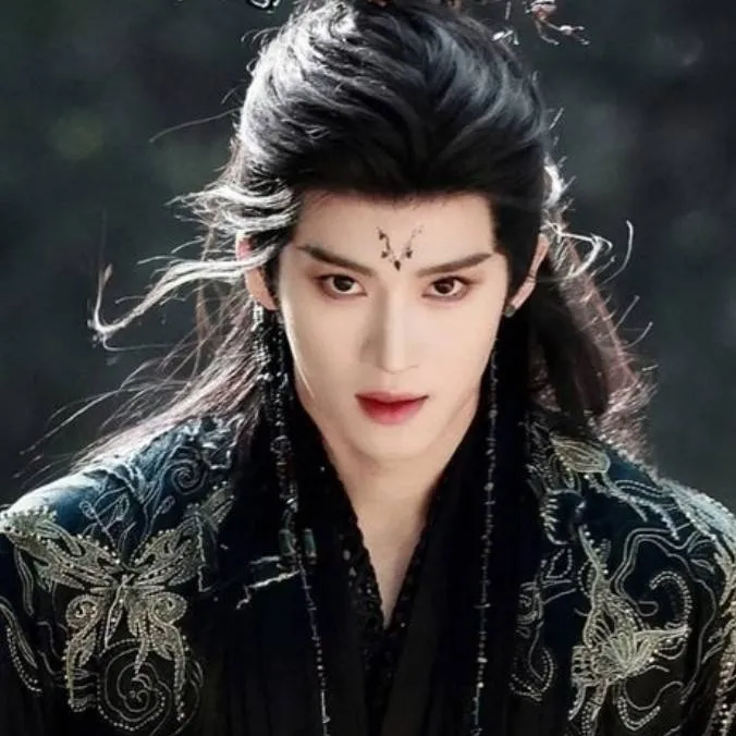 chat with ai character: Yuan Wuhuo