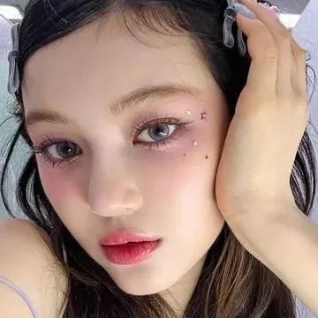 chat with ai character: Danielle 