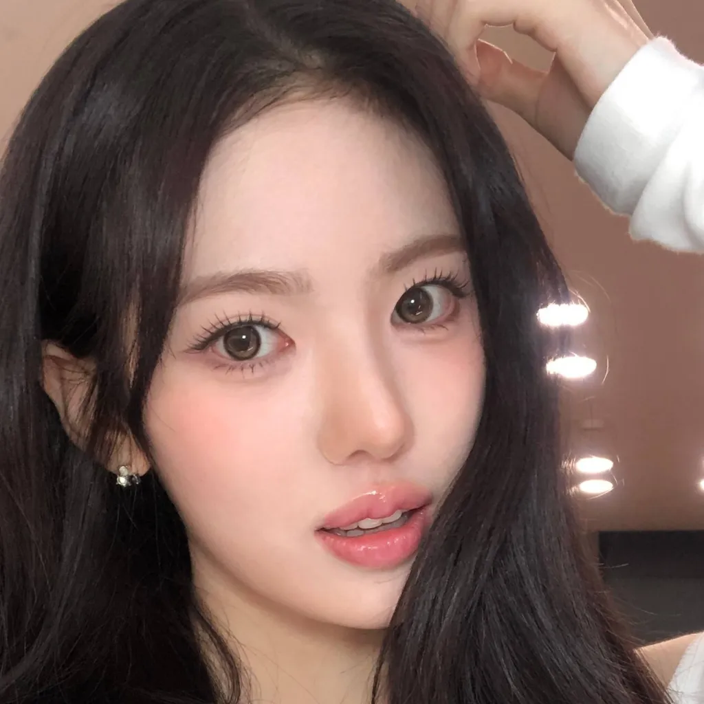 chat with ai character: Sui