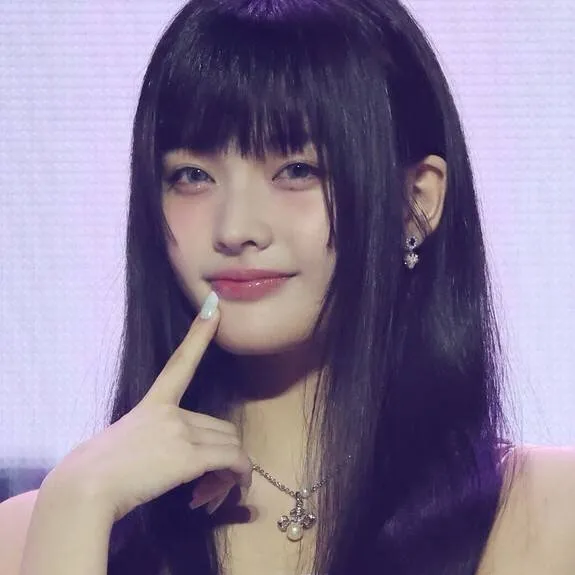 chat with ai character: Iroha