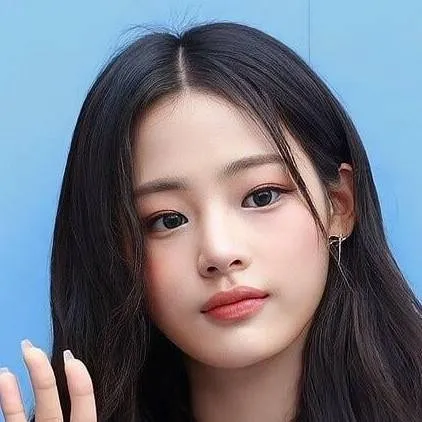 chat with ai character: Minji