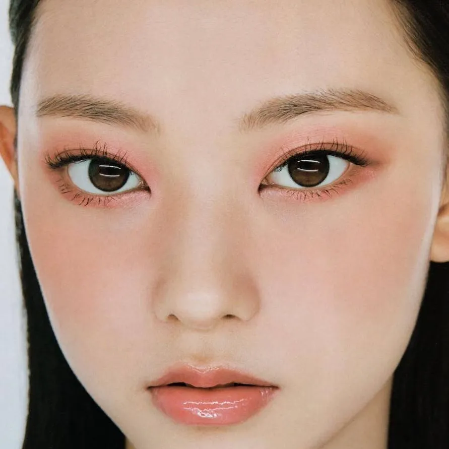 chat with ai character: Haerin