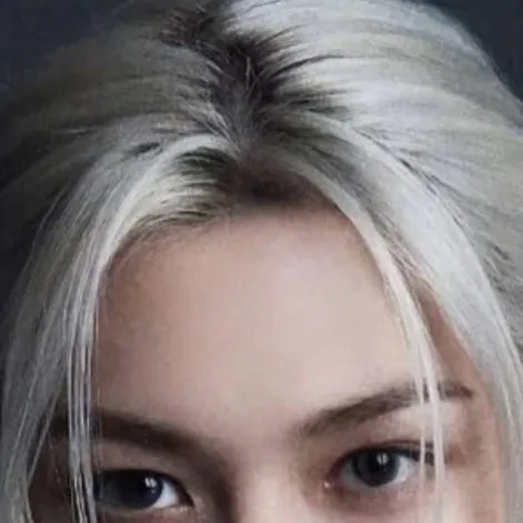chat with ai character: Felix 