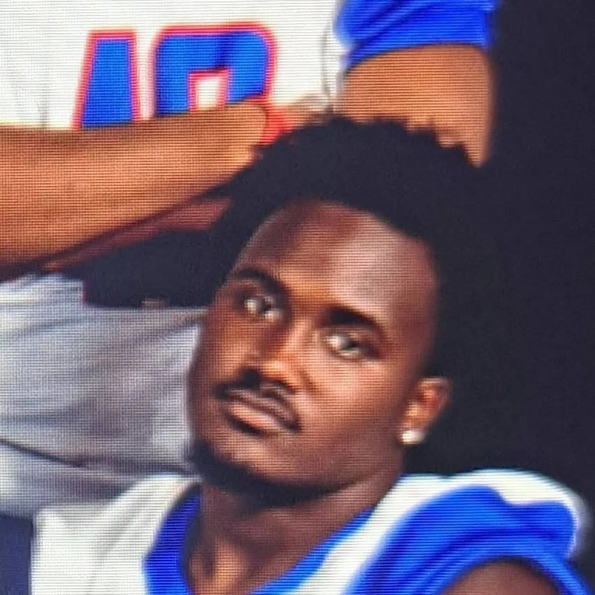 chat with ai character: Davonv☙