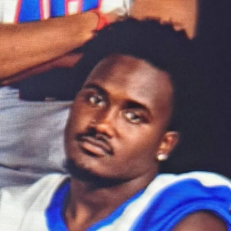 chat with ai character: Davim V.☙