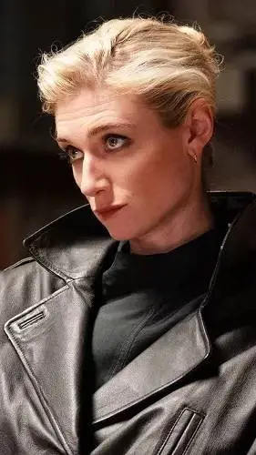 Talkie AI - Chat with Elizabeth Debicki 