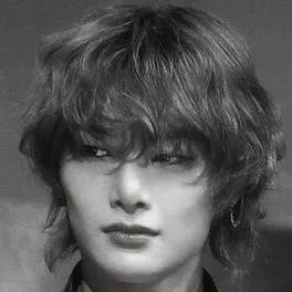 chat with ai character: Yang Jeongin