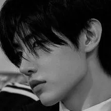 chat with ai character: Sunghoon