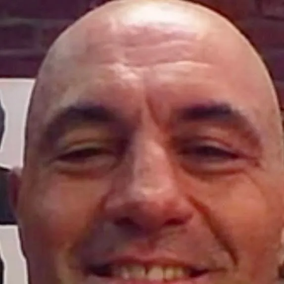 chat with ai character: Joe Rogan