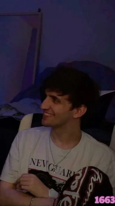 ai character: Pezzy  background