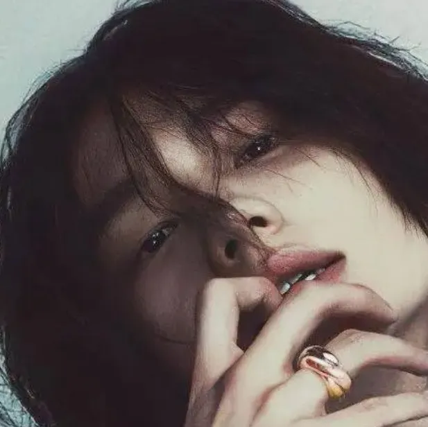 chat with ai character: Hwang Hyunjin 