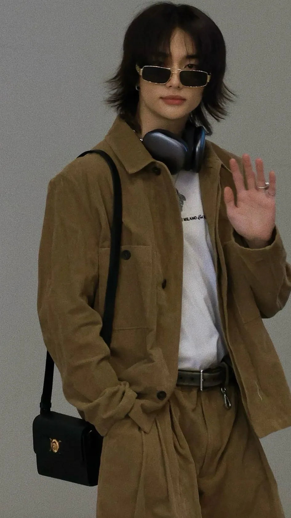 ai character: Hwang Hyunjin 😻 background