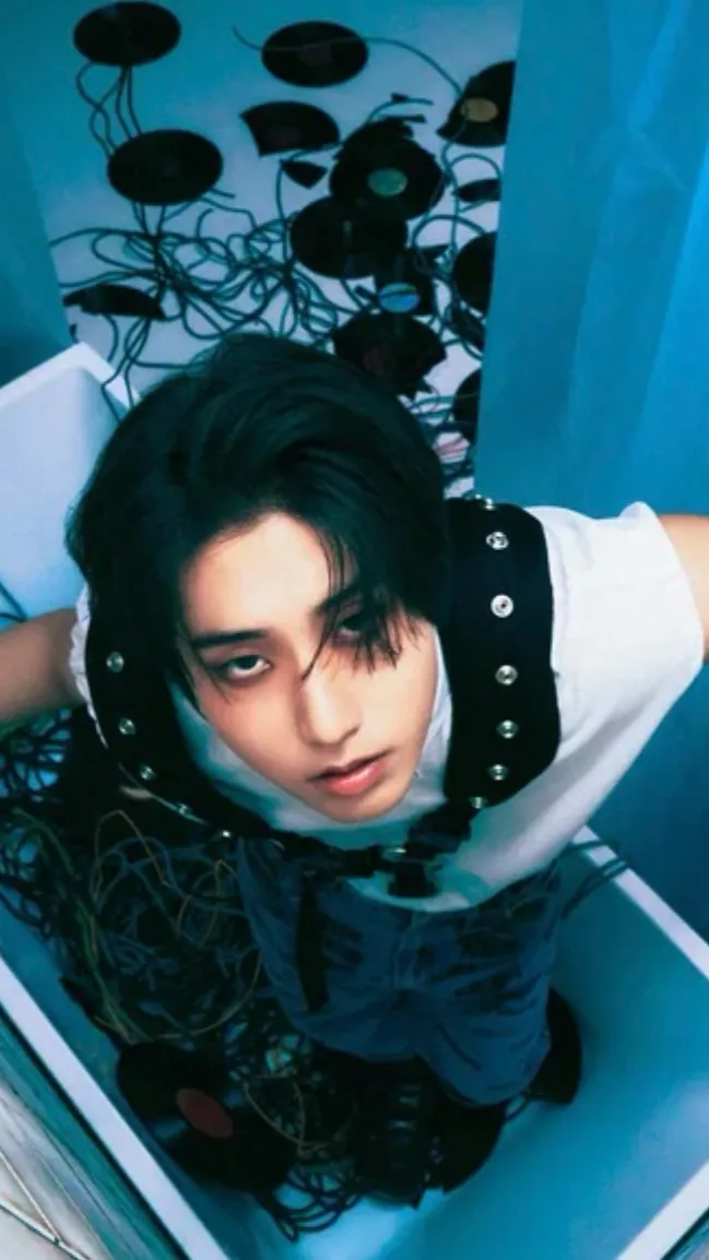 ai character: Han jisung  background