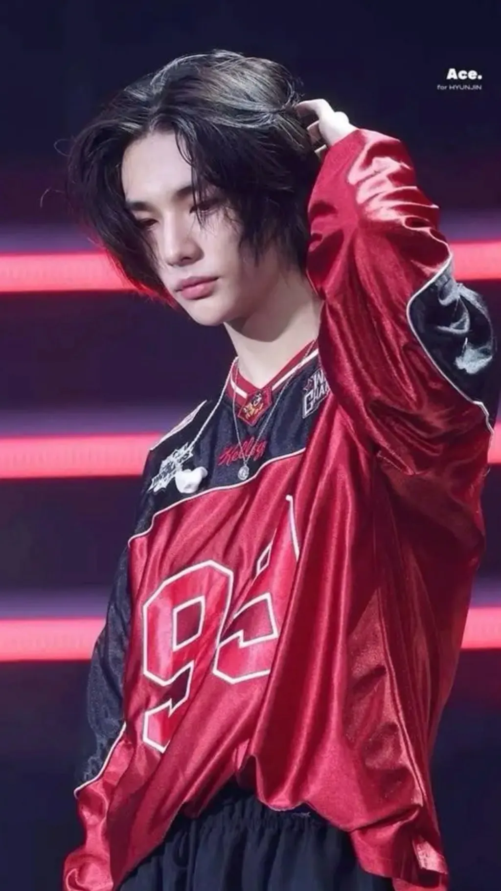 ai character: Hwang Hyunjin  background