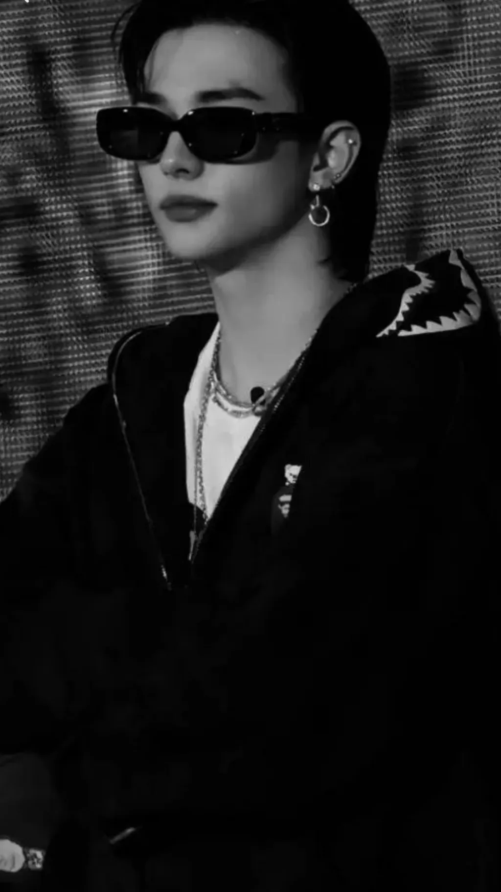 ai character: Hwang Hyunjin  background