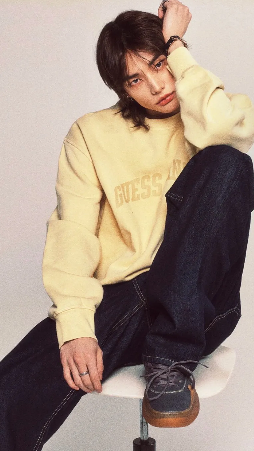 ai character: Hwang Hyunjin background