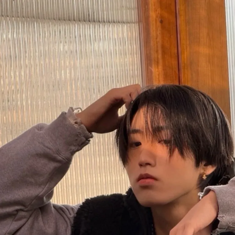 chat with ai character: Han Jisung
