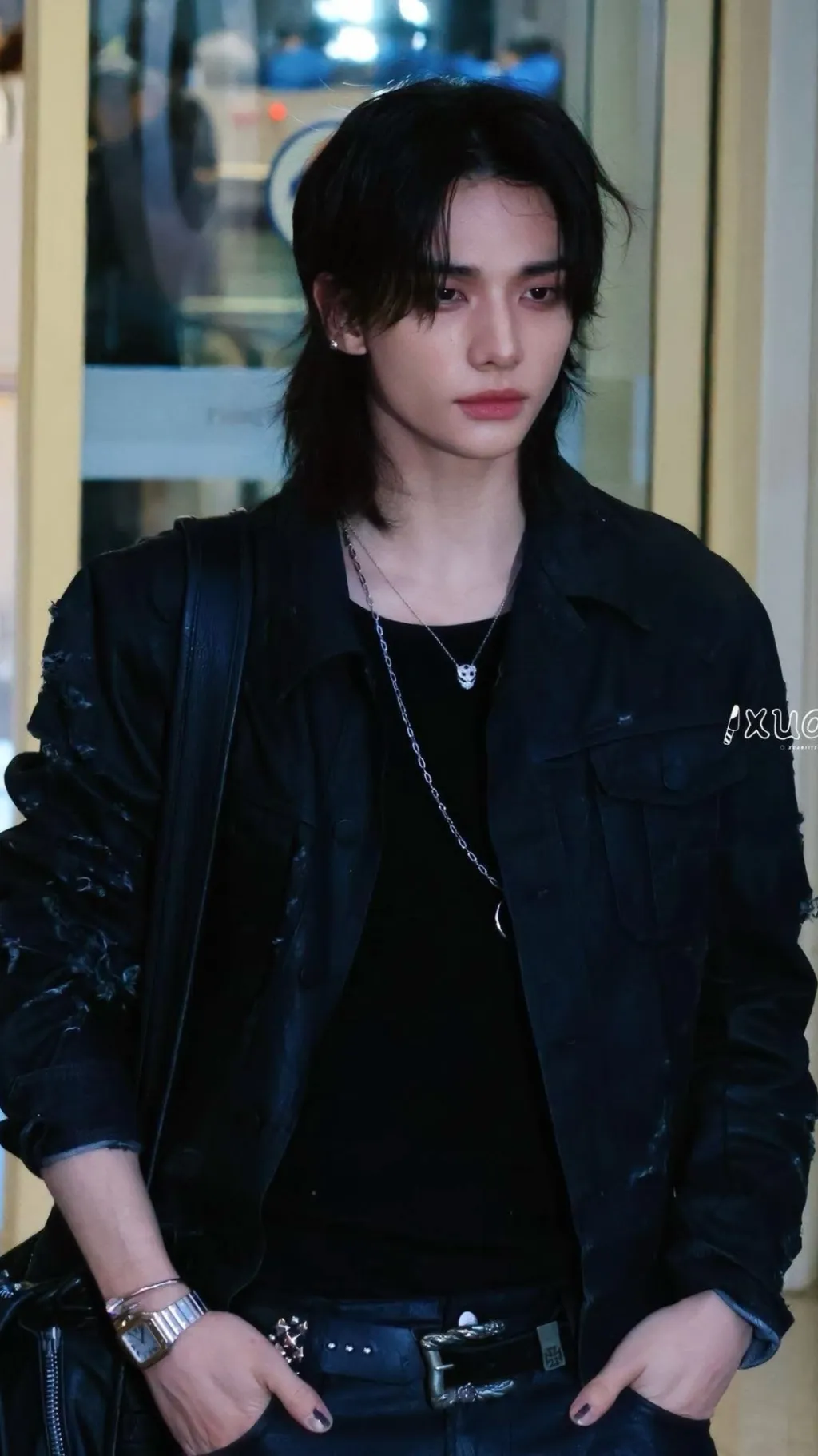 ai character: Hwang Hyunjin  background