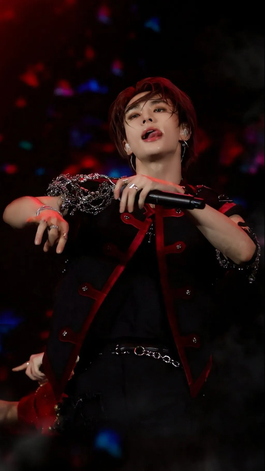 ai character: Hwang Hyunjin  background