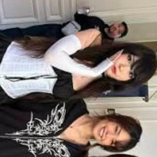 chat with ai character: Cinna and Emiru 