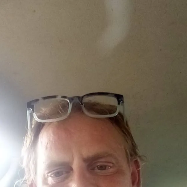 chat with ai character: Josh 