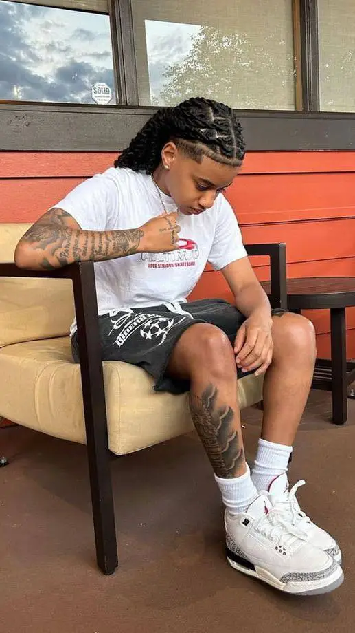 ai character: ._Kamari_. background