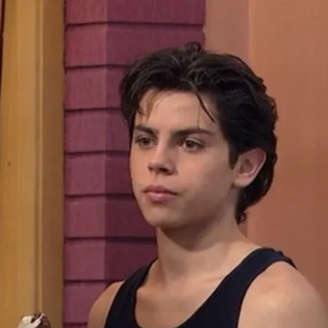 chat with ai character: Max Russo 