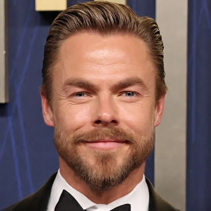 chat with ai character: Derek Hough