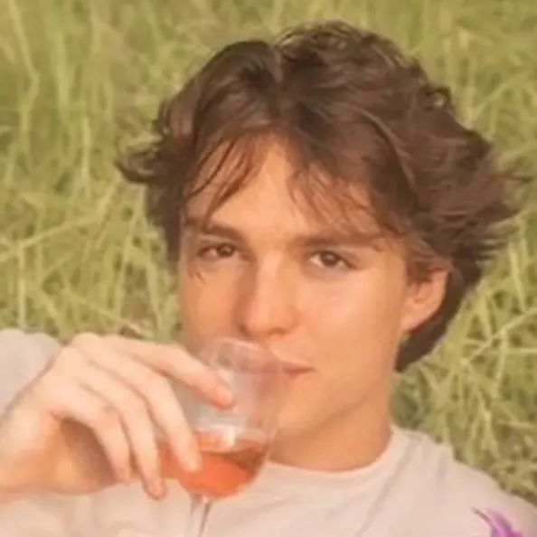 chat with ai character: Nicholas Chavez 