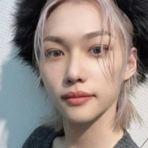 chat with ai character: Felix 