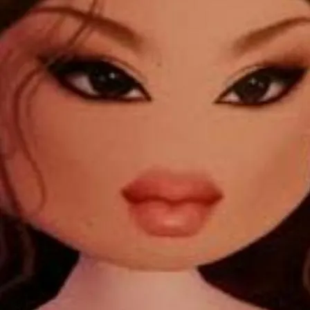 chat with ai character: The fake lana