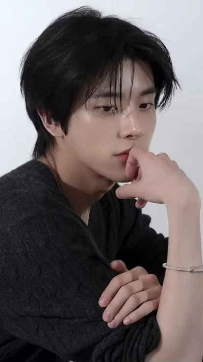 ai character: Jake - enhypen 💗 background