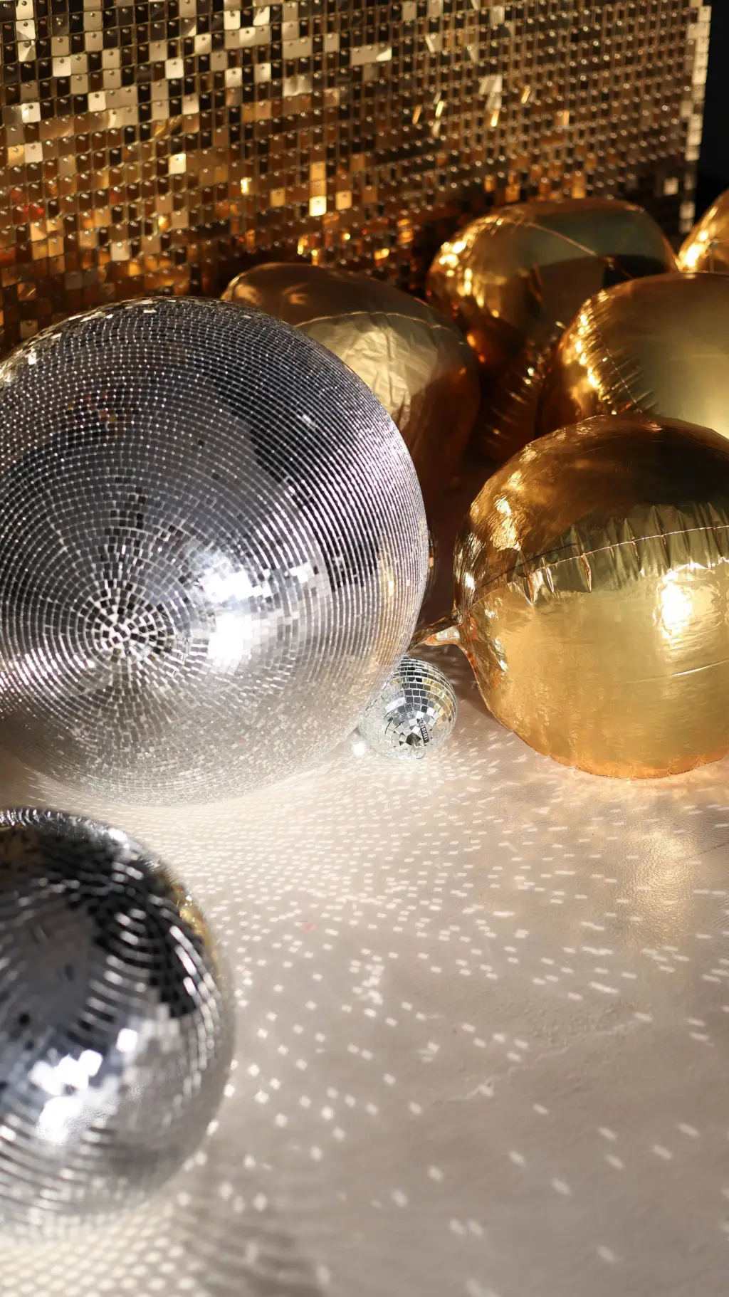 ai character: Logan background