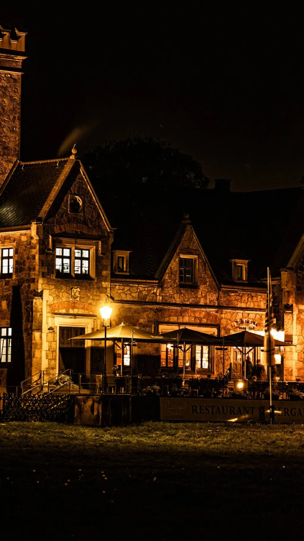 ai character: Maverick background